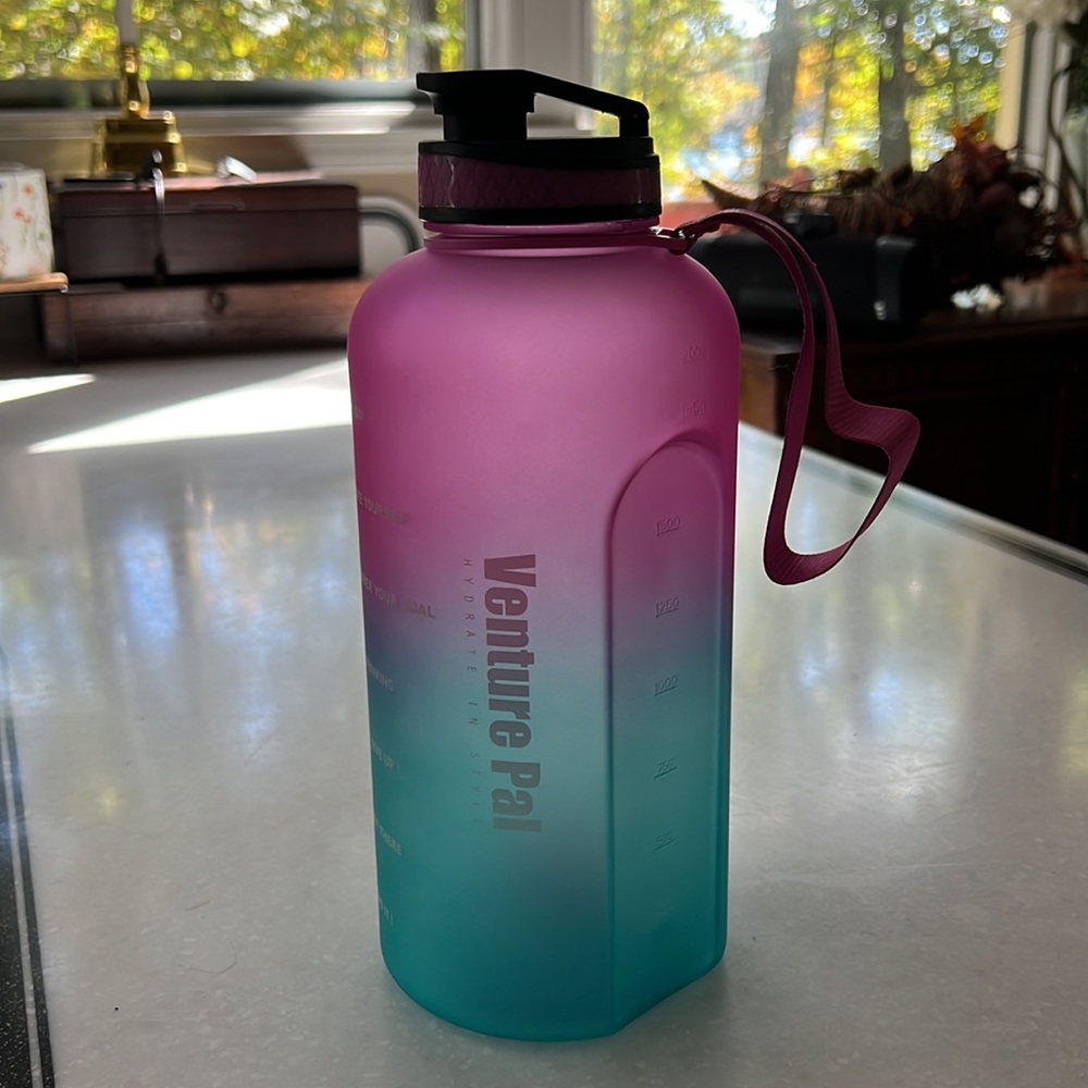 Water bottle - Picture 2 of 3